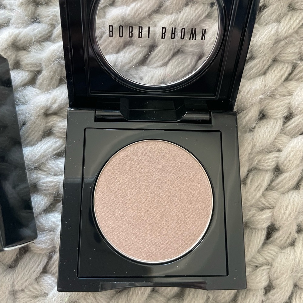 BOBBI BROWN Rich Color Eyeshadow in SAND DUNE -NEW W/O BOX (1)